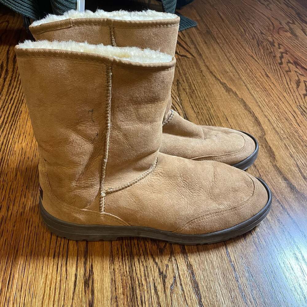 UGG Australia Mens 5220 Chestnut Sheepskin Boots Size M12 Made in New Zealand - Picture 8 of 8
